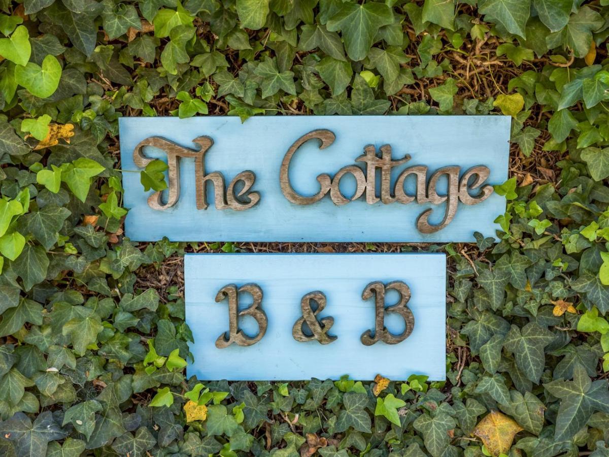 Pass The Keys Charming Apartment Attached To Thatched Cottage Чичестър Екстериор снимка